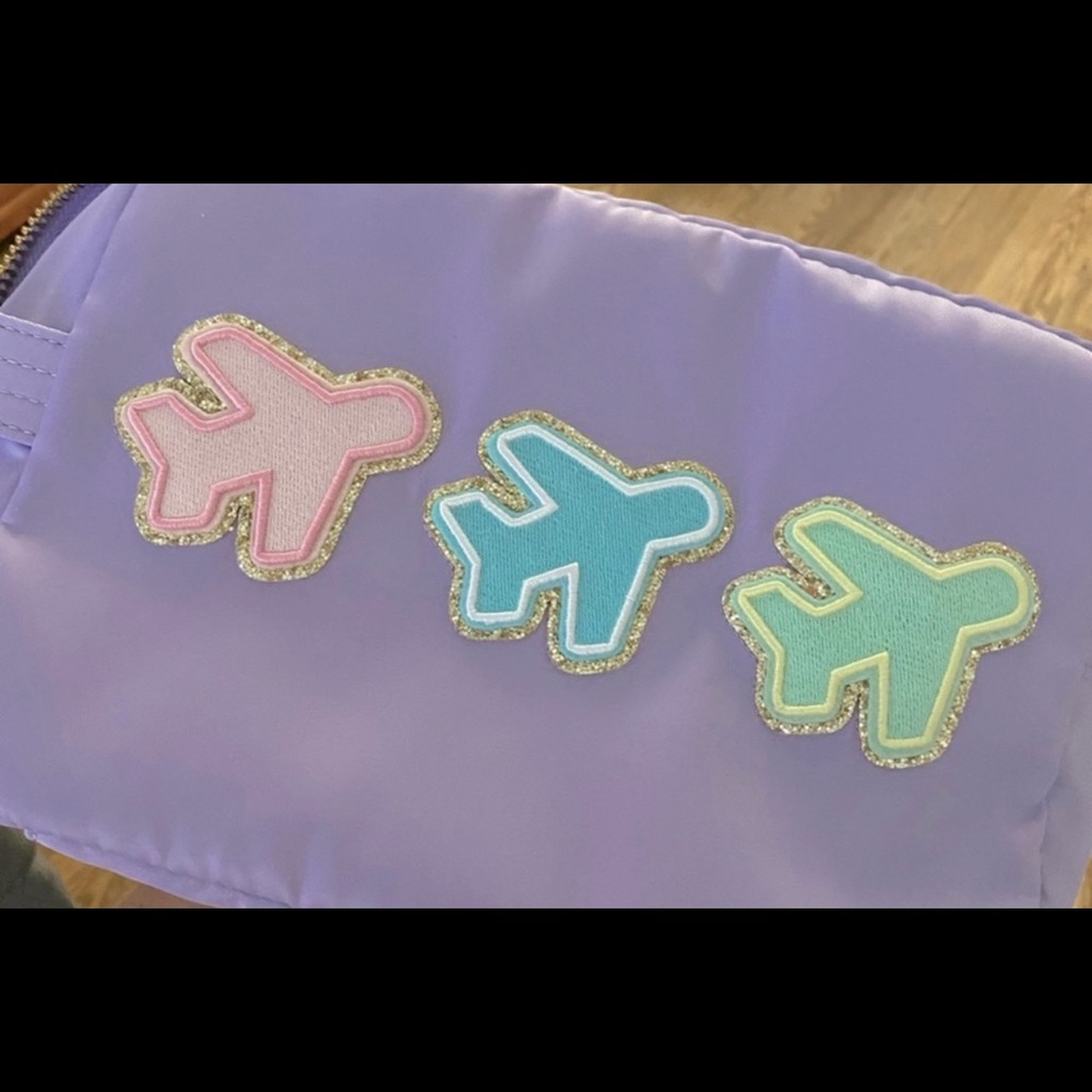 Stoney clover for target. Airplane large pouch